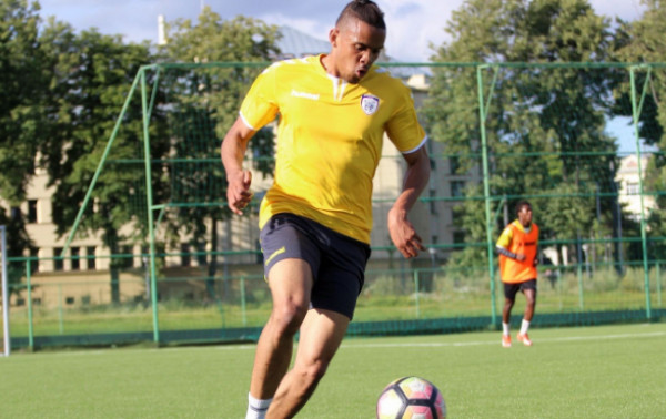 „Stumbre“ rungtyniaus antrasis futbolininkas iš PAR