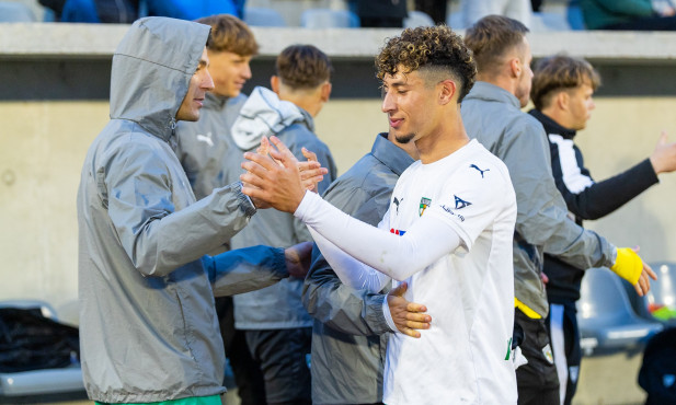 Turo apžvalga: lyderis nežymiai pabėgo